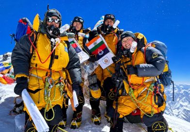 एवरेस्ट शिखर पर गूंजा ‘वंदे मातरम्’, BSF महिला टीम का अमित शाह ने किया अभिवादन एवरेस्ट शिखर पर गूंजा ‘वंदे मातरम्’, BSF महिला टीम का अमित शाह ने किया अभिवादन