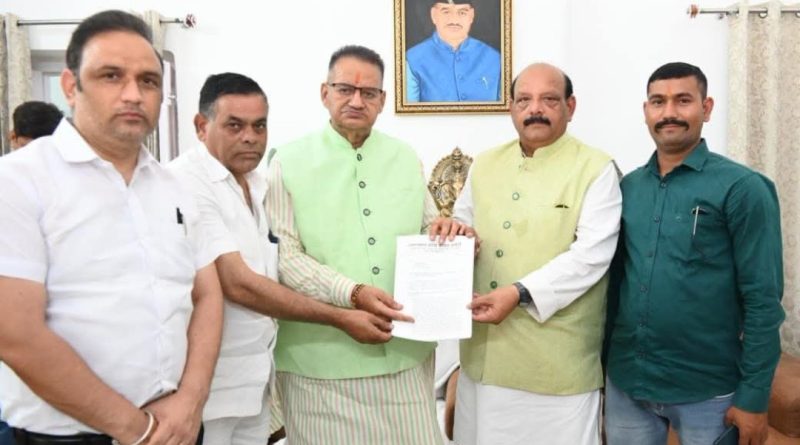 कांग्रेस ने कृषि मण्डियों की अव्यवस्था बताई कृषि मंत्री गणेश जोशी को