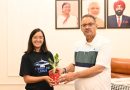 नीट यूजी 2026 उत्तीर्ण हिमाद्री महरा को कैबिनेट मंत्री गणेश जोशी से सम्मान